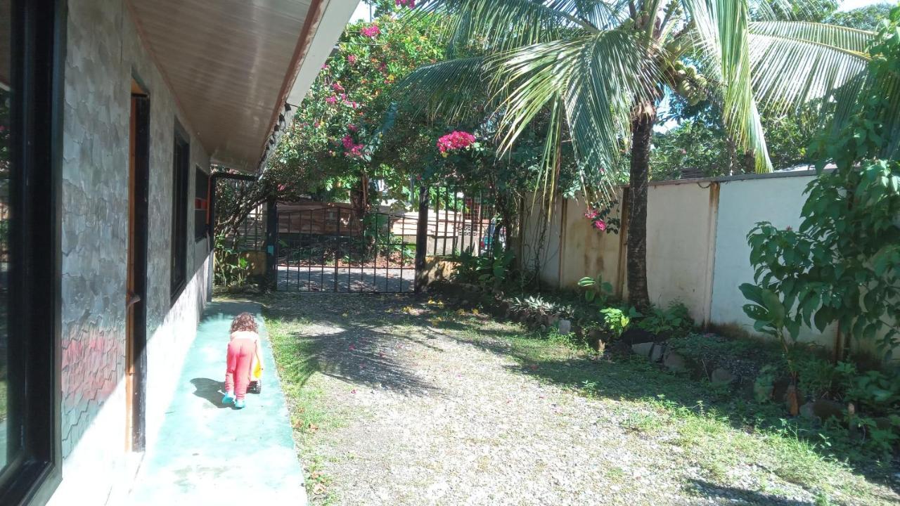 Osa Surf House Hotel Puerto Jiménez Kültér fotó